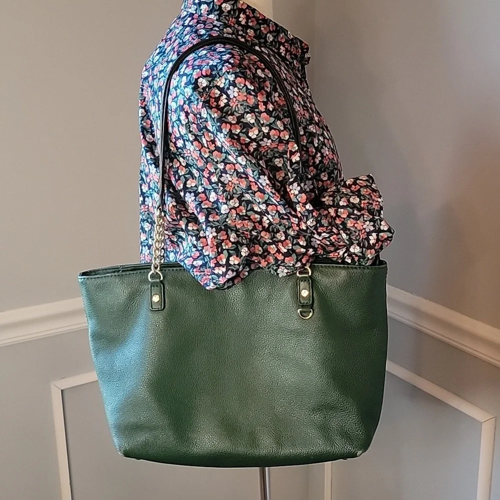 MICHAEL KORS Evergreen Pebbled Leather Chain Double Handle Zip Closure Tote‎ Bag